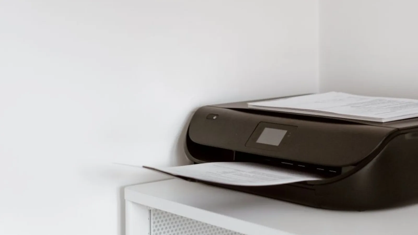 Imprimante pour faible usage : laser, réservoir ou cartouche sous 20 pages par mois